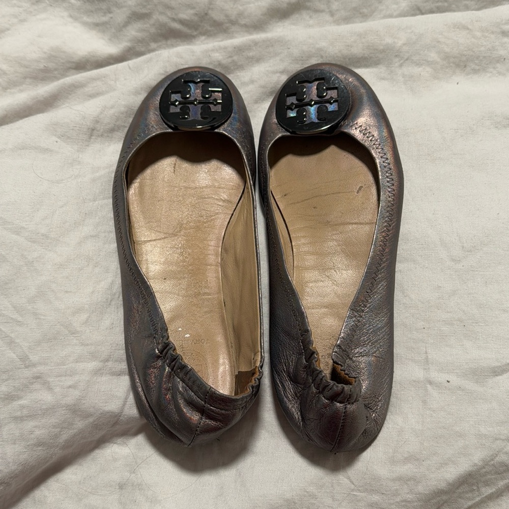 Tory Burch Silver/Platinum Women’s Flats - Size 7
